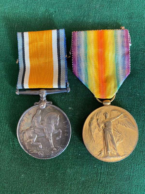 WW1 PAIR-BOTH NAMED TO PTE W.A. COMLEY 1ST S.A.I.