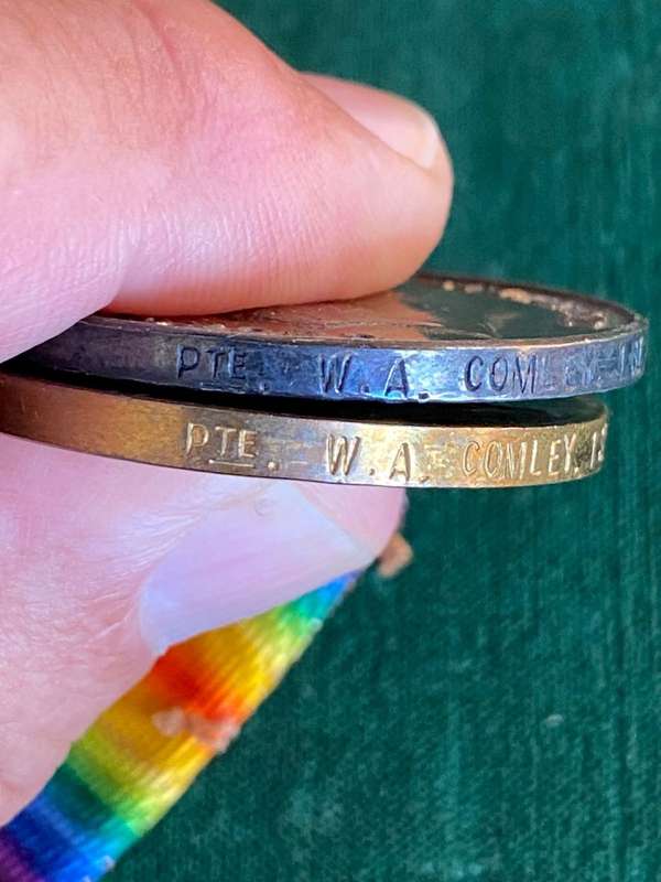 WW1 PAIR-BOTH NAMED TO PTE W.A. COMLEY 1ST S.A.I.