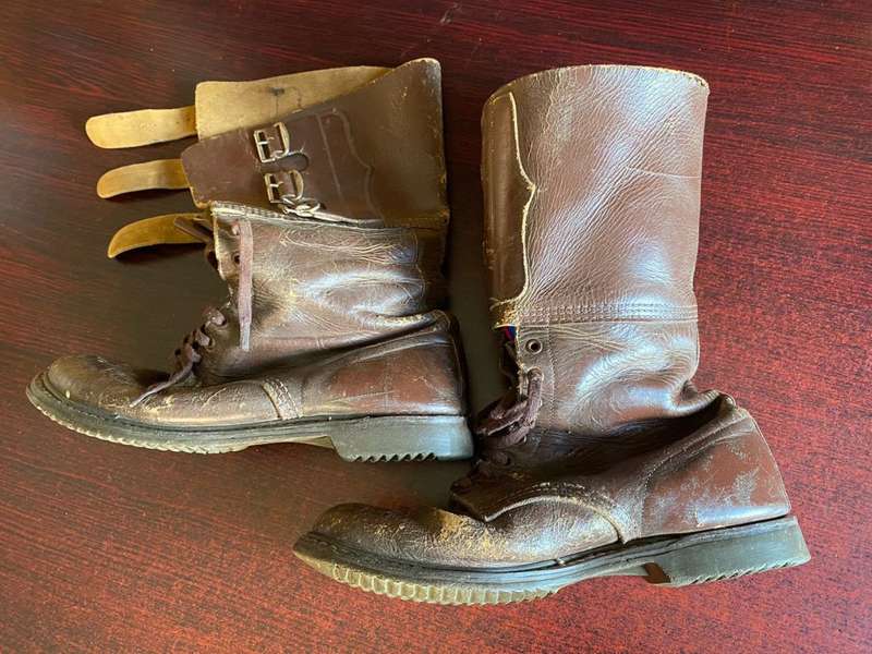 RHODESIAN MILITARY ISSUE,BOOTS -A SIZE 7-FAIRLY GOOD CONDITION-CONSIDERING AGE