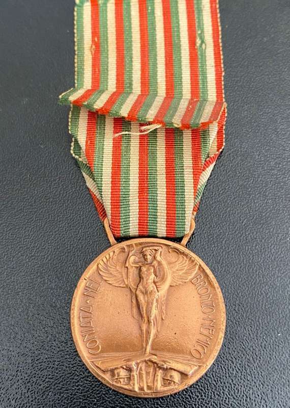 ITALIAN-AUSTRIAN WAR MEDAL 1915-18-INSTITUTED JULY 1920