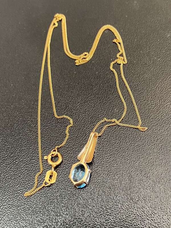14 CT YELLOW GOLD (575)CHAIN WITH PENDANT-WITH AQUAMARINE STONE-TOTAL LENGTH FOR CHAIN 43CM-TOTAL WE