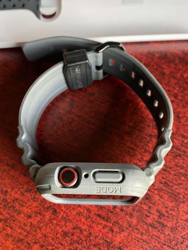 APPLE WATCH SERIOUS 6 44MM GPS-GOOD WORKING CONDITION WITH LOTS OF EXTRAS-COMES WITH ORIGINAL BOX