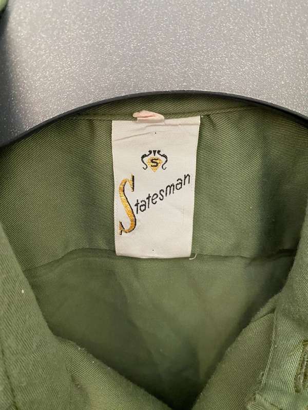 RHODESIAN OLIVE GREEN SHORT SLEEVE SHIRT-SIZE MEDIUM -MEASURES 55CM ARMPIT TO ARMPIT-STATESMAN MAKER