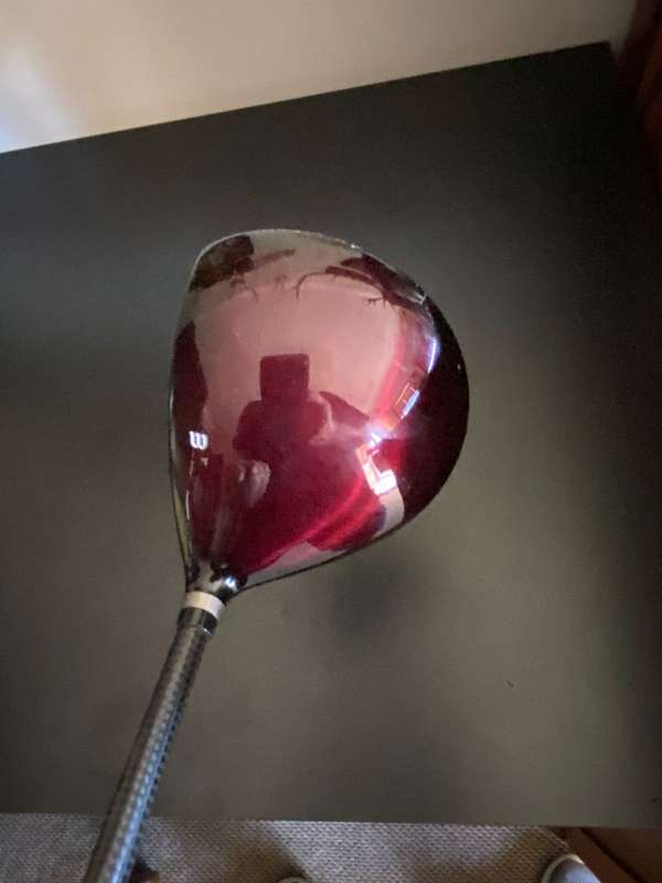 WILSON DEEP RED 9,5 DEGREES,MAX DRIVER-OVERALL LENGTH 117CMGRAPHITE SHAFT