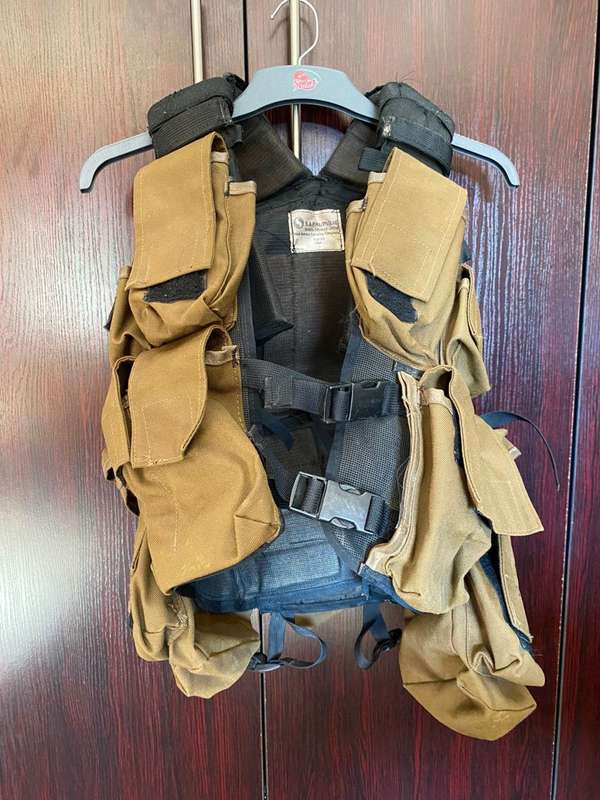 PATTERN 83 BATTLE JACKET,LABELLED AND DATED 1994-VERY GOOD AND COMPLETE CONDITION WITH ALL CLIPS AN