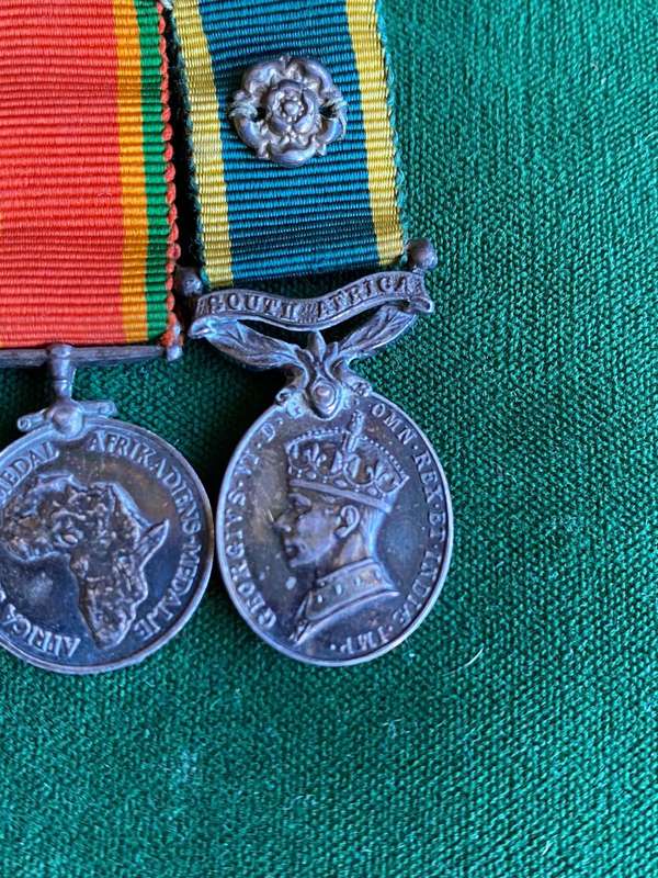 AUTHENTIC WW2 MINIATURE MEDAL GROUP-THE AFRICA SERVICE AND EFFICIENCY MEDAL IN SILVER