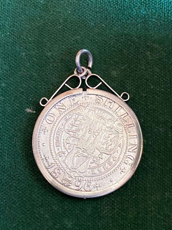 BOER WAR SILVER MOUNTED 1896 ONE SHILLING-TOTAL WEIGHT 7,2 G