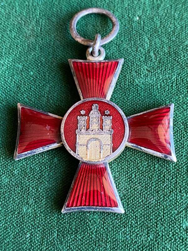 IMPERIAL GERMANY CITY OF HAMBURG CROSS 1914-1918-ESTABLISHED IN 1915 AND ISSUED FOR WARTIME