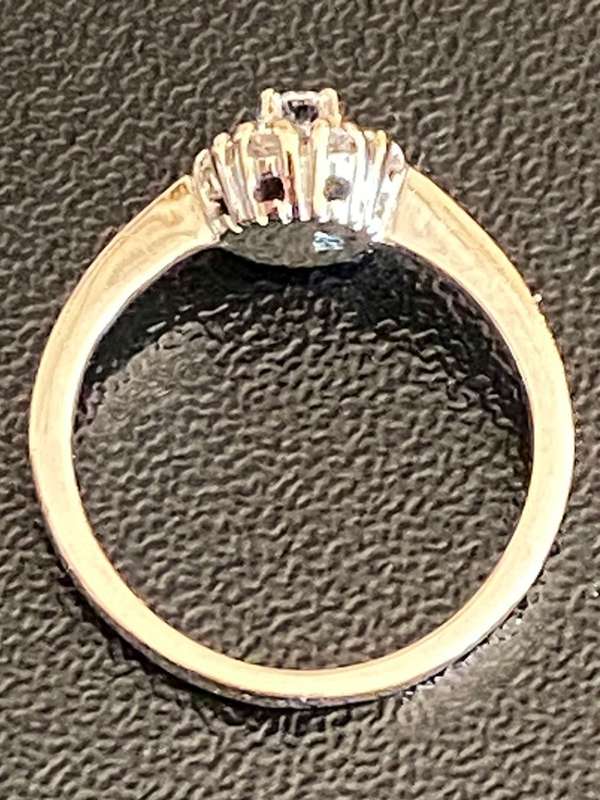 SOLID WHITE GOLD RING WITH 10 DIAMONDS-TOTAL WEIGHT 2,4G-RING SIZE JUST SMALL OF I