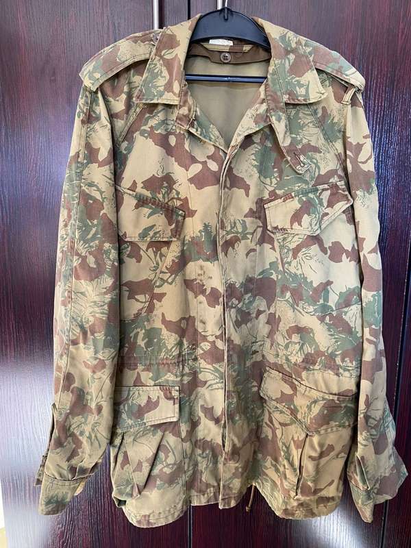 SA POLICE TASK FORCE 2ND CAMO PATTERN JACKET-LABELLED AND DATED 1982-XTRA LARGE-MEASURES 66CM ARMPIT