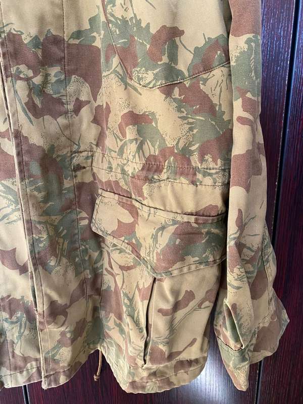 SA POLICE TASK FORCE 2ND CAMO PATTERN JACKET-LABELLED AND DATED 1982-XTRA LARGE-MEASURES 66CM ARMPIT