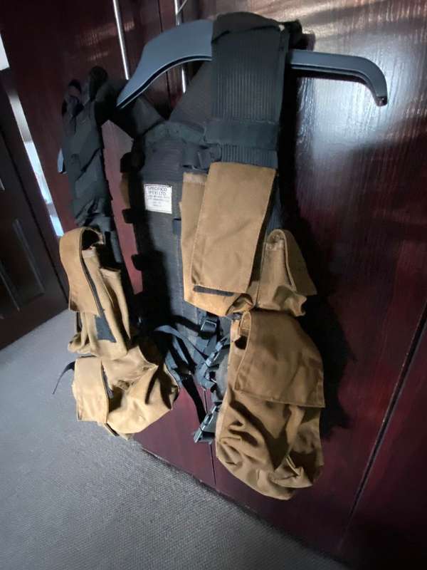 PATTERN 83 BATTLE JACKET-LABELLED AND DATED 1984-USED BUT COMPLETE WITH ALL CLIPS AND STRAPS