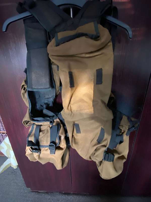 PATTERN 83 BATTLE JACKET-LABELLED AND DATED 1984-USED BUT COMPLETE WITH ALL CLIPS AND STRAPS