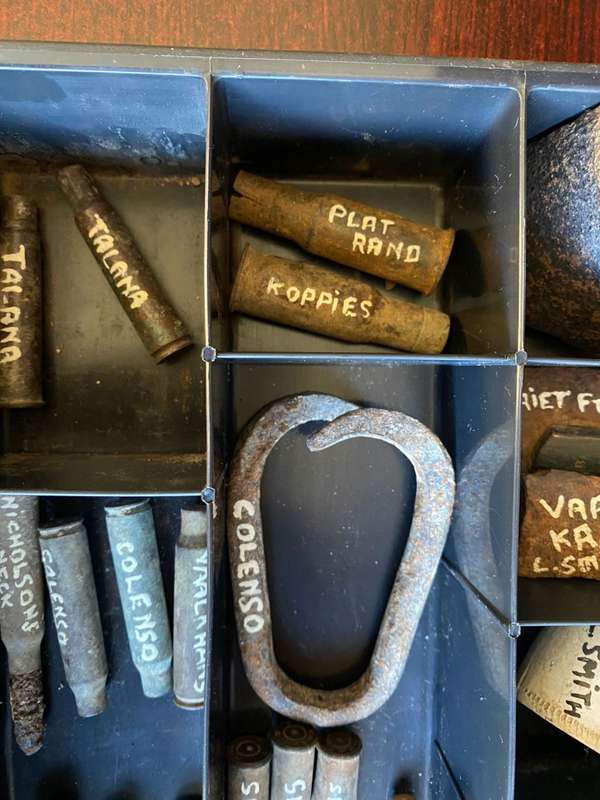 VERY INTERESTING COLLECTION OF BOER WAR ITEMS PICKED UP ON DIFFERENT BATTLE FIELDS-36 ITEMS IN TOTA