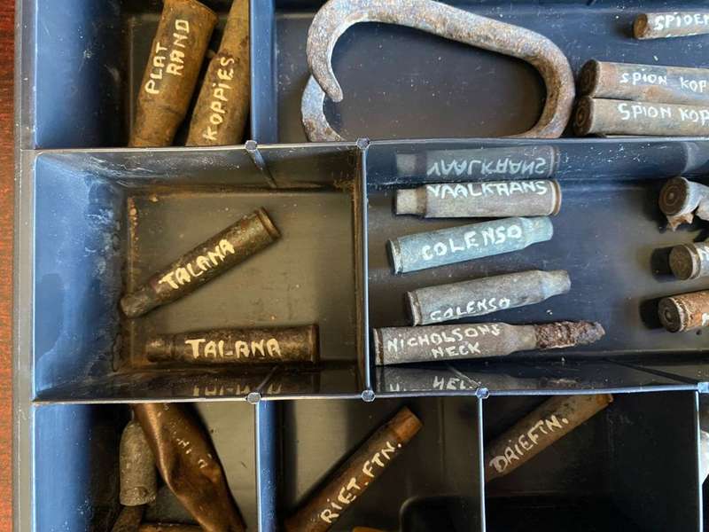 VERY INTERESTING COLLECTION OF BOER WAR ITEMS PICKED UP ON DIFFERENT BATTLE FIELDS-36 ITEMS IN TOTA