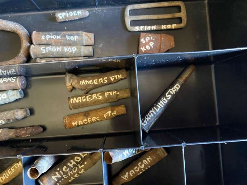VERY INTERESTING COLLECTION OF BOER WAR ITEMS PICKED UP ON DIFFERENT BATTLE FIELDS-36 ITEMS IN TOTA