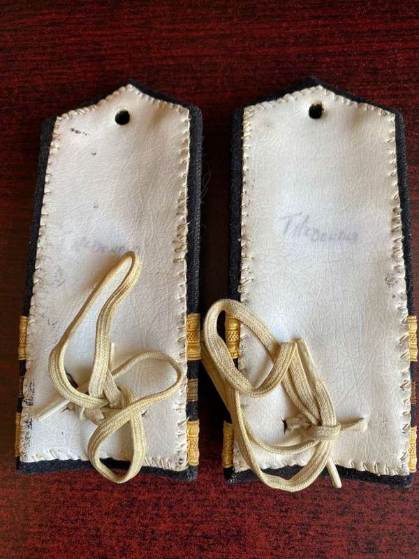 SA NAVY LIEUTENANT COMANDER'S HARD SHOULDER STRAPS WITH BULLION WIRE LIONS AND GOLD LACE