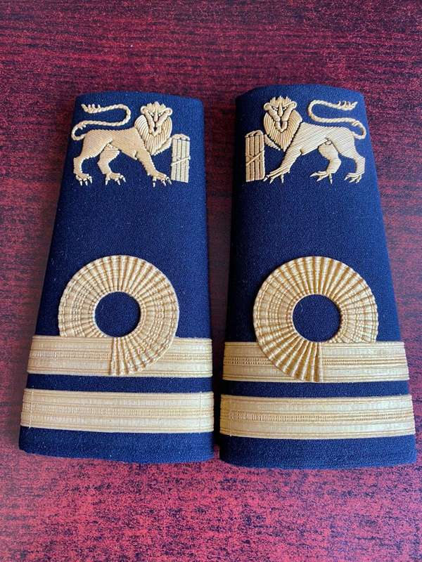 SA NAVY LIEUTENANT'S RUBBERISED SHOULDER STRAPS