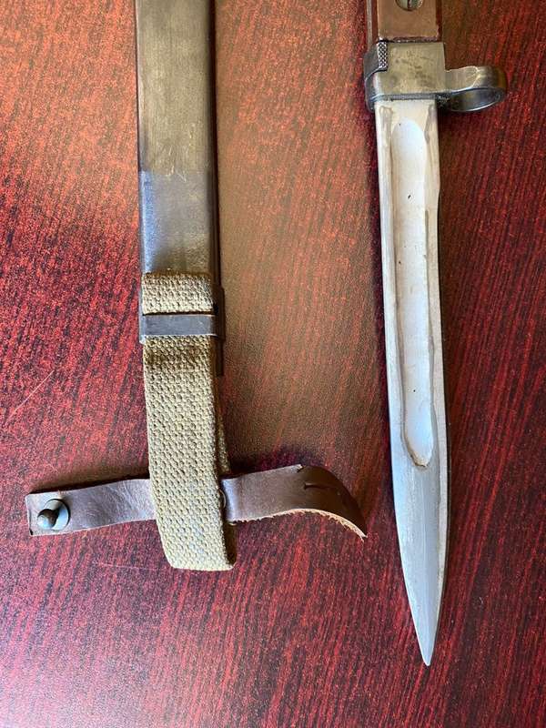 RUSSIAN AK47 BAYONET-THE SCABBARD WITH DISTINCTIVE LIP AROUND TIP AND WEB BELT LOOP-VERY GOOD CONDIT