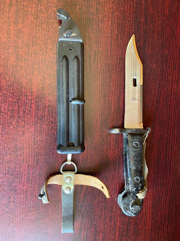 EAST GERMAN AKM 59 BAYONET WITH SCABBARD-THE KILT OF THE BAYONET NEEDS SOME CLEANING,OTHERWISE GOOD