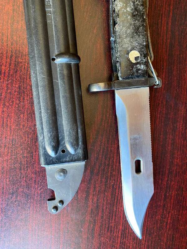 EAST GERMAN AKM 59 BAYONET WITH SCABBARD-THE KILT OF THE BAYONET NEEDS SOME CLEANING,OTHERWISE GOOD