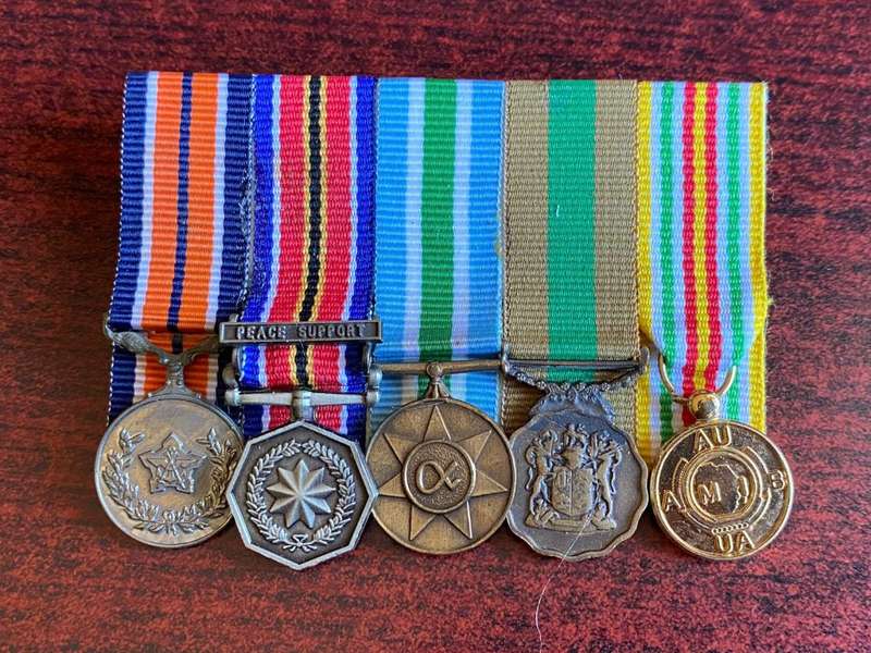 MOUNTED MINIATURE MEDAL GROUP