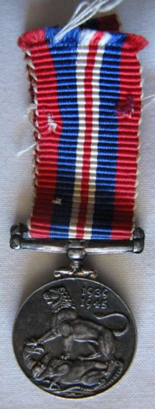 WW2 WAR MEDAL - MINIATURE.