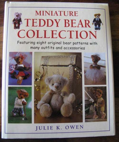 MINIATURE TEDDY BEAR COLLECTION - 1ST EDITION PUBLISHED 2002 - HARDCOVER WITH DUSTCOVER - 95 PAGES