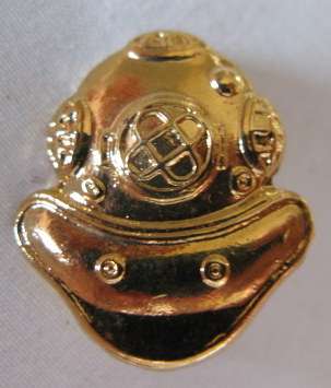 SA NAVY SHIPS DIVER, GILDING METAL BREAST BADGE.  APPROVED IN 1988 - 2 PINS
