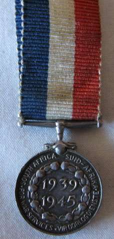 WW2 AFRICA SERVICE MINIATURE MEDAL - ORIGINAL PERIOD, SILVER MEDAL.