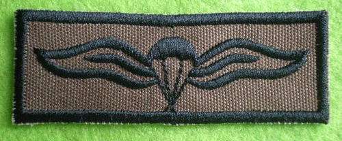 SA ARMY PARA QUALIFICATION BADGE BLACK EMBROIDERED ON NUTRIA