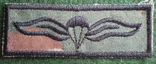 SA ARMY PARA QUALIFICATION BREAST BADGE-BLACK EMBROIDERED ON SOLDIER 2000 CAMO