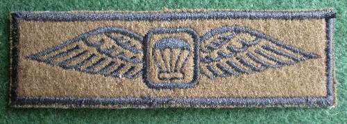 SA ARMY PARA INSTRUCTOR'S WING BLACK EMBROIDERED ON FELT BACKING