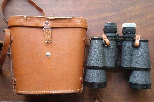 VICEROY 7X50 BINOCULARS WITH COATED OPTICS FIELD 7,1o-GOOD WORKING CONDITION WITH LEATHER CARRYING C