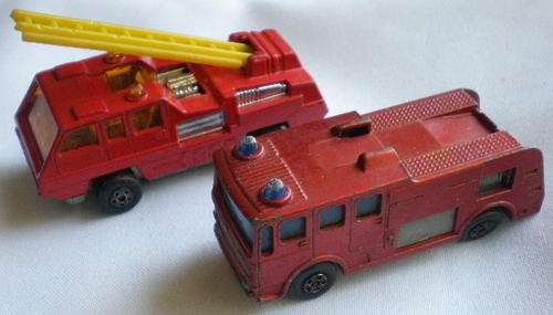 MATCHBOX NO 35 & 22 MERRYWEATHER FIRE ENGINE(1969)& BLAZE BUSTER(1975)BOTH MADE BY LESNEY ENGLAND