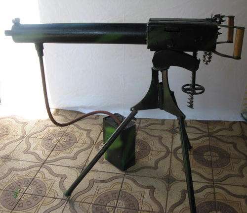 VICKERS MACHINE GUN ON TRIPOD-LIFE WELL MADE FROM STEEL FOR DISPLAY PURPOSES-MEASUREMENTS-LENGTH 96C
