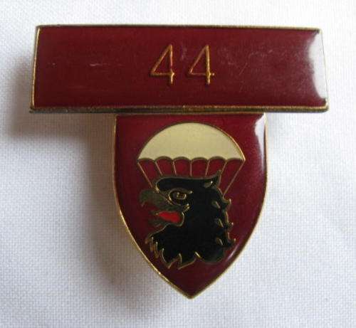 44 PARACHUTE BRIGADE FORMATION BAR-ORIGINAL-2 PINS+ AFFILIATION BADGE-SOLD TOGETHER-PINS INTACT