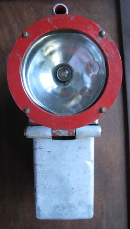 VINTAGE PORTABLE CHLORIDE LOCOLITE MINERS LAMP-MEASURES 26X15 CM,HEIGHT 38CM-COMPLETE CONDITION