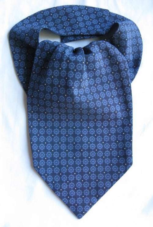 OLD SAP CRAVAT