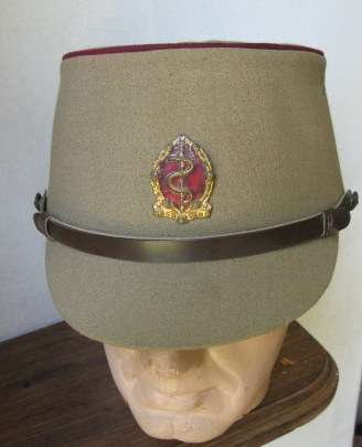 SA MEDICAL CORPS WOMAN'S CAP WITH GILDING METAL & ENAMEL CAP BADGE-WORN 1959-1979
