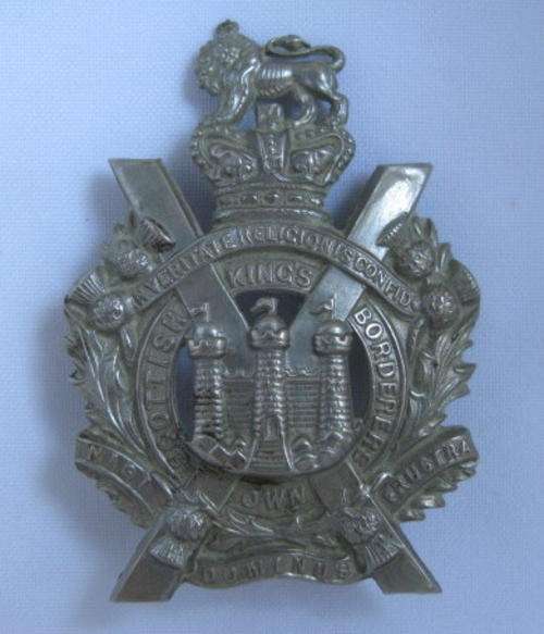 THE KINGS OWNS SCOTTISH BORDERERES WHITE METAL CAP BADGE-WORN PRE 1902-MEASURES 76X55MM-2 LUGS-ORIG