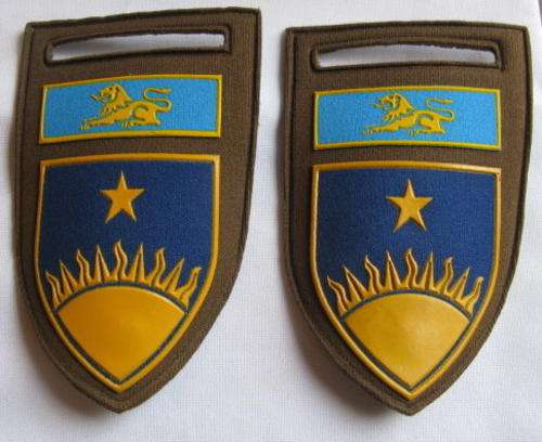 VOLKSRUST COMMANDO PAIR OF TUPPER FLASHES-ORIGINAL-BOTH WITH ONE PIN