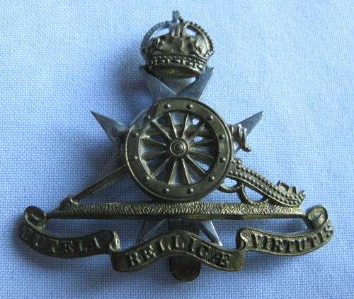 MALTA ARTILLERY-BRASS & WHITE METAL CAP BADGE-SLIDER INTACT