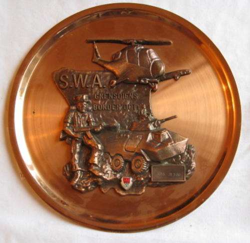SWA GRENSDIENS/BORDER DUTY BRASS PLAQUE-DIAMETER-25,5 CM