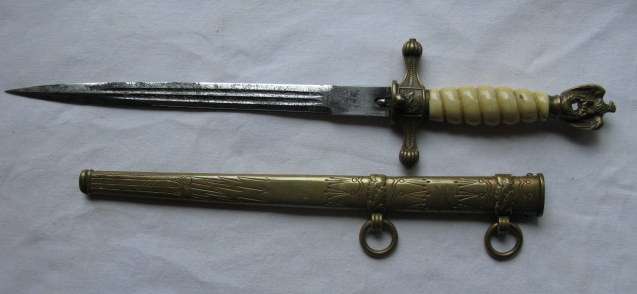 GERMAN WW2 2ND MODEL NAVY DAGGER-MAKER:CARL EICKHORN,OVER-THE-SHOULDER-SQUIRREL ABOVE STAMPED-ORIGIN