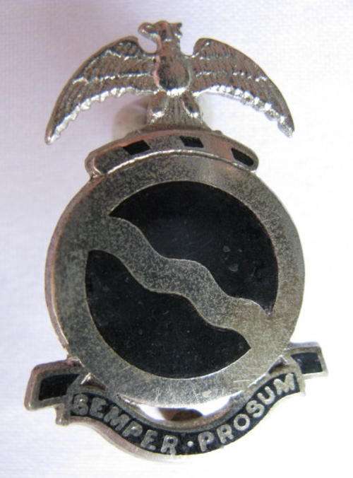 REGIMENT MOOI RIVIER CHROME & ENAMEL CAP BADGE-WORN FROM 1970-2X SCREW LUGS