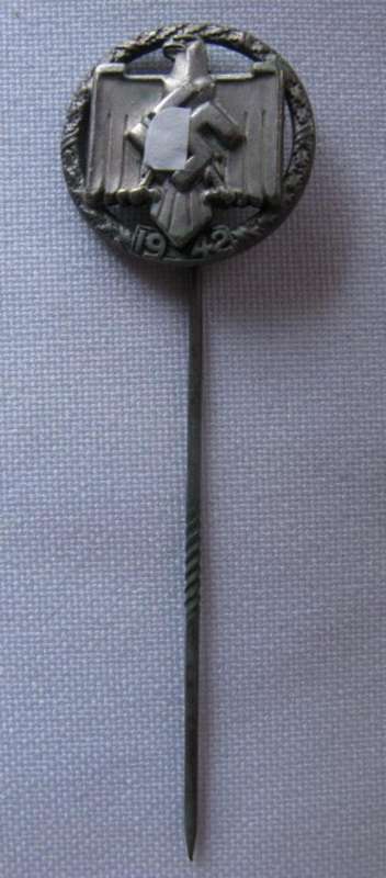 GERMAN WW2 SILVER AWARD FROM NAT. SOCIALIST LEAGUE(NAT. SOC. REICH BUNDFUR LEIBSUBUNGEN)ONE YEAR AWA