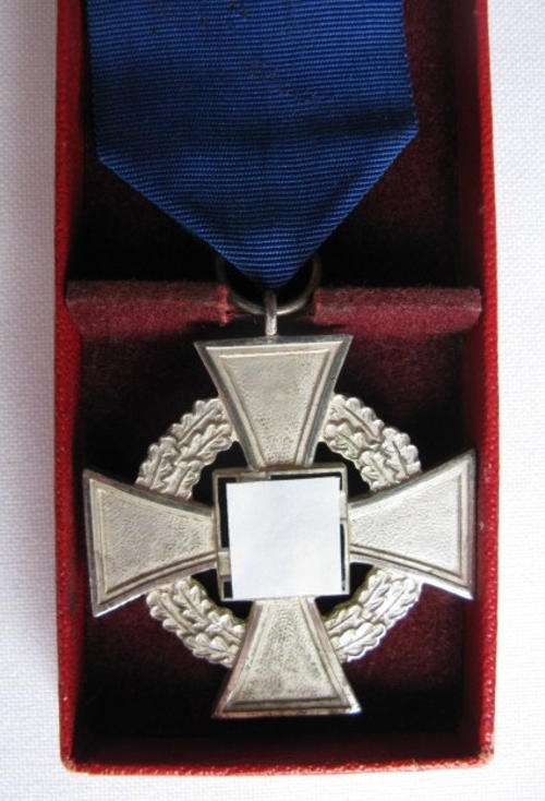 GERMAN FAITHFUL SERVICE DECORATION 1938(TREUDIENST EHRENZEICHEN)2ND CLASS IN SILVER FOR 25 YEARS,CO