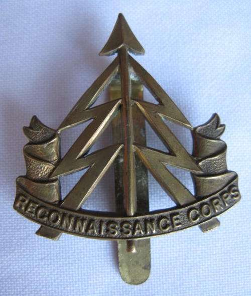 RECCE CORPS BRASS WW2 CAP BADGE-SLIDER INTACT
