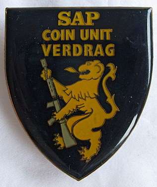 SAP TRAINING CENTRE VERDRAG BLUE & YELLOW METAL SHOULDER FLASH - 3 PINS